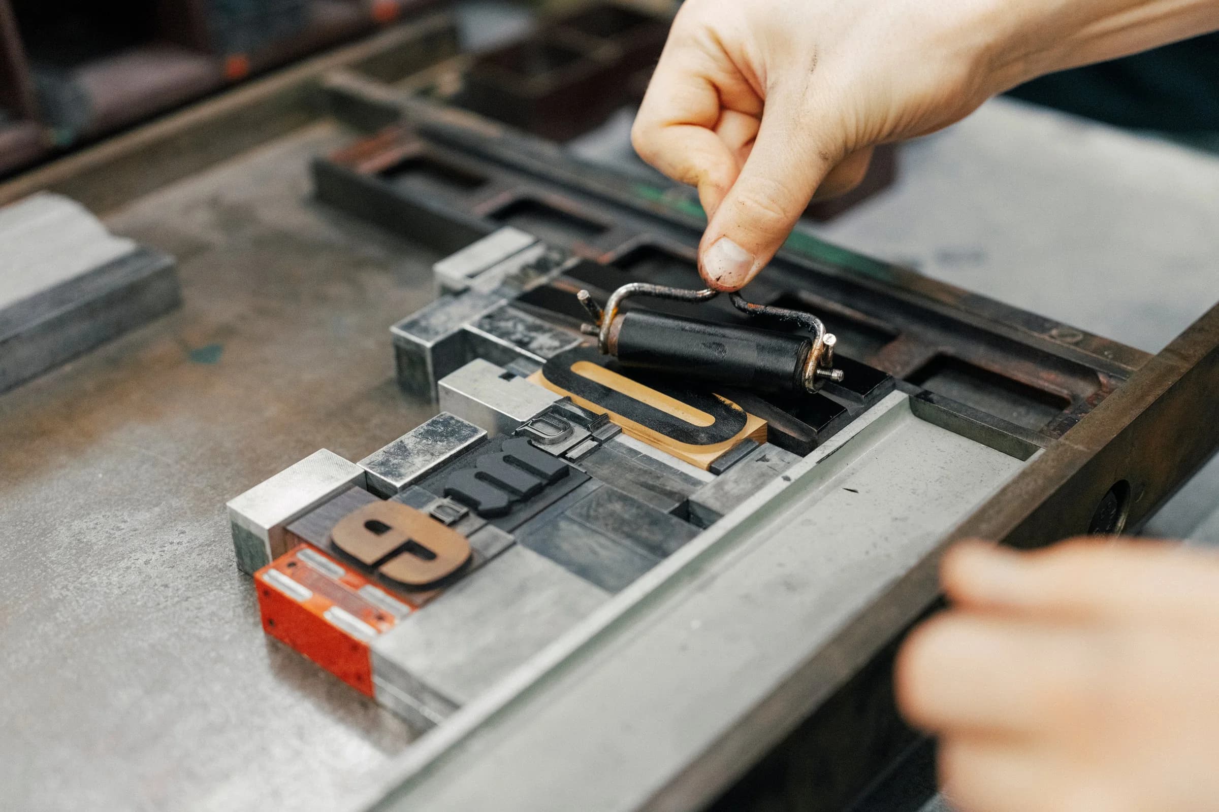 Emil Vorbrugg - Magazine spread with handset type and experimental layout