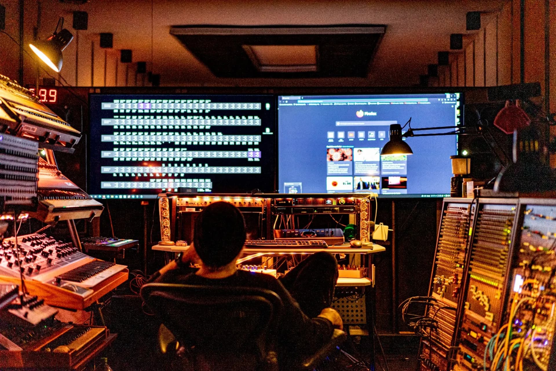 Emil Vorbrugg - Music production workspace from behind