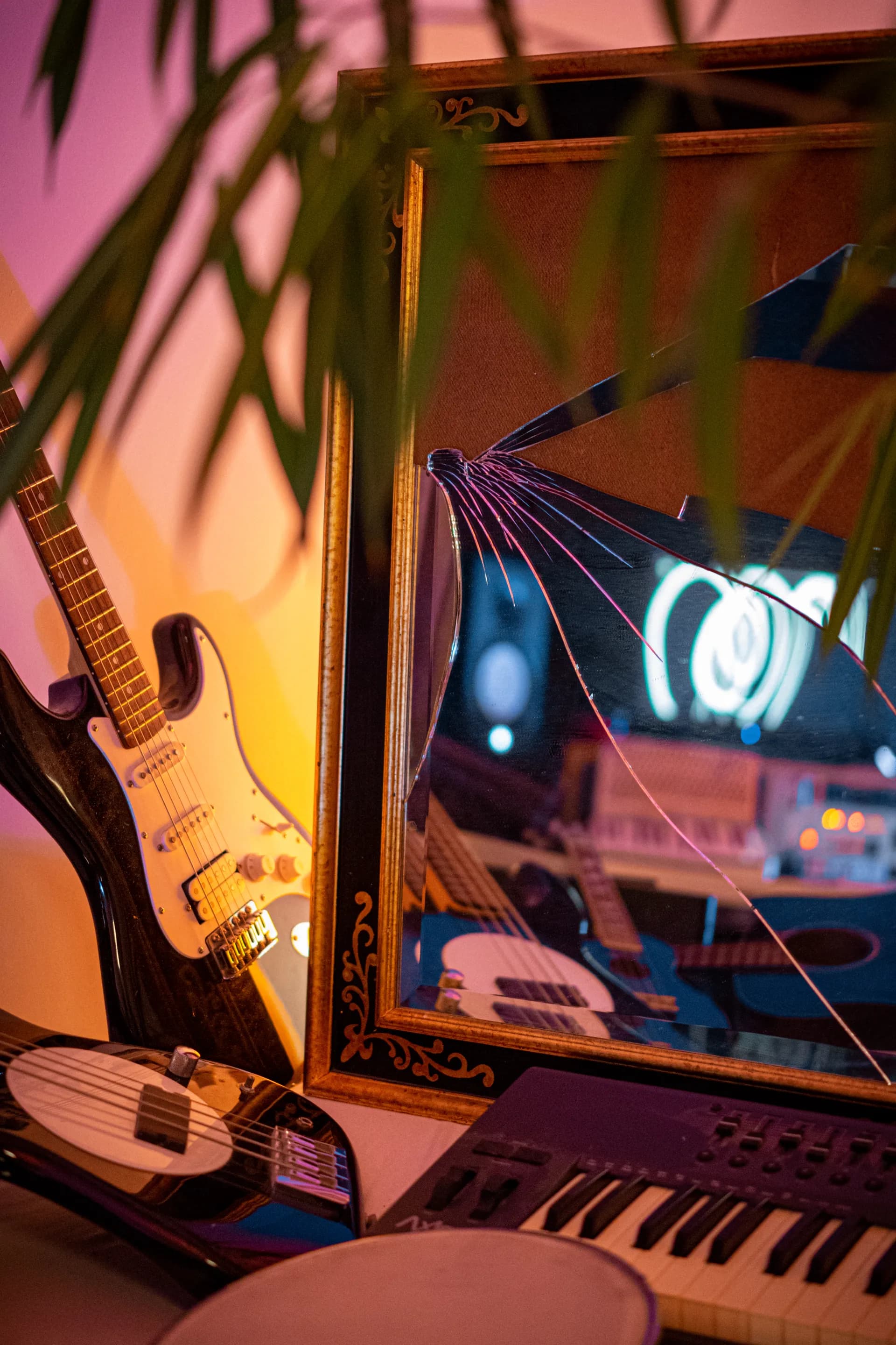 Emil Vorbrugg - Home studio production setup with guitar and monitor